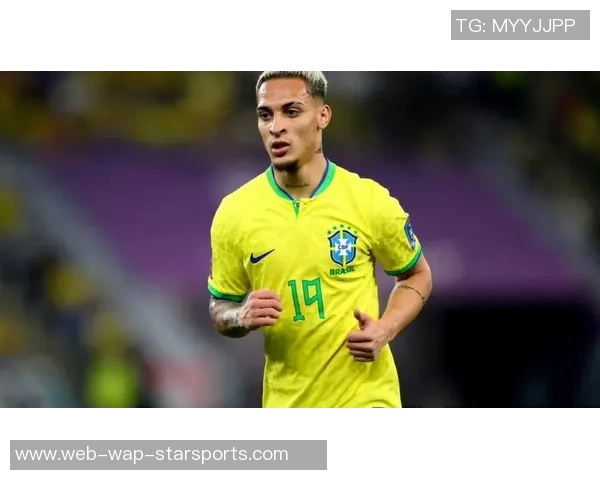 阿贾克斯对曼联中场乌加特表现出兴趣尚未正式报价