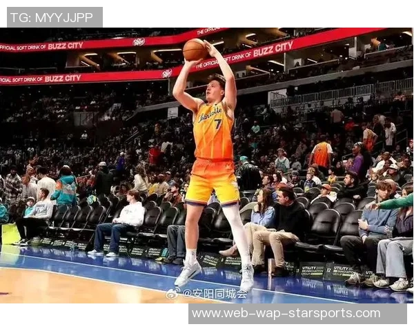 克尼佩尔下半场发力却三分失准11投5中仅得12分4篮板表现平平 克尼佩尔下半场发力却三分失准11投5中仅得12分4篮板表现平平